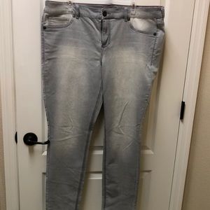 Women’s Maurices jeggings